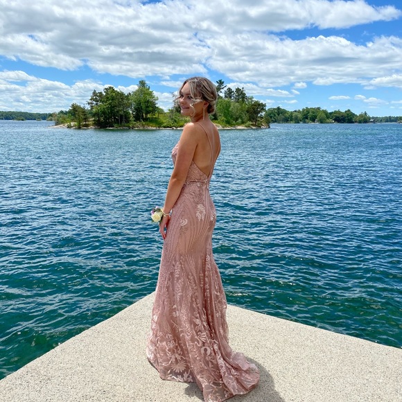 Gorgeous brand new rose gold prom dress - Picture 4 of 4